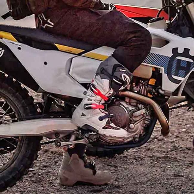 Immagine per la categoria STIVALI, SCARPE, CALZE MOTO