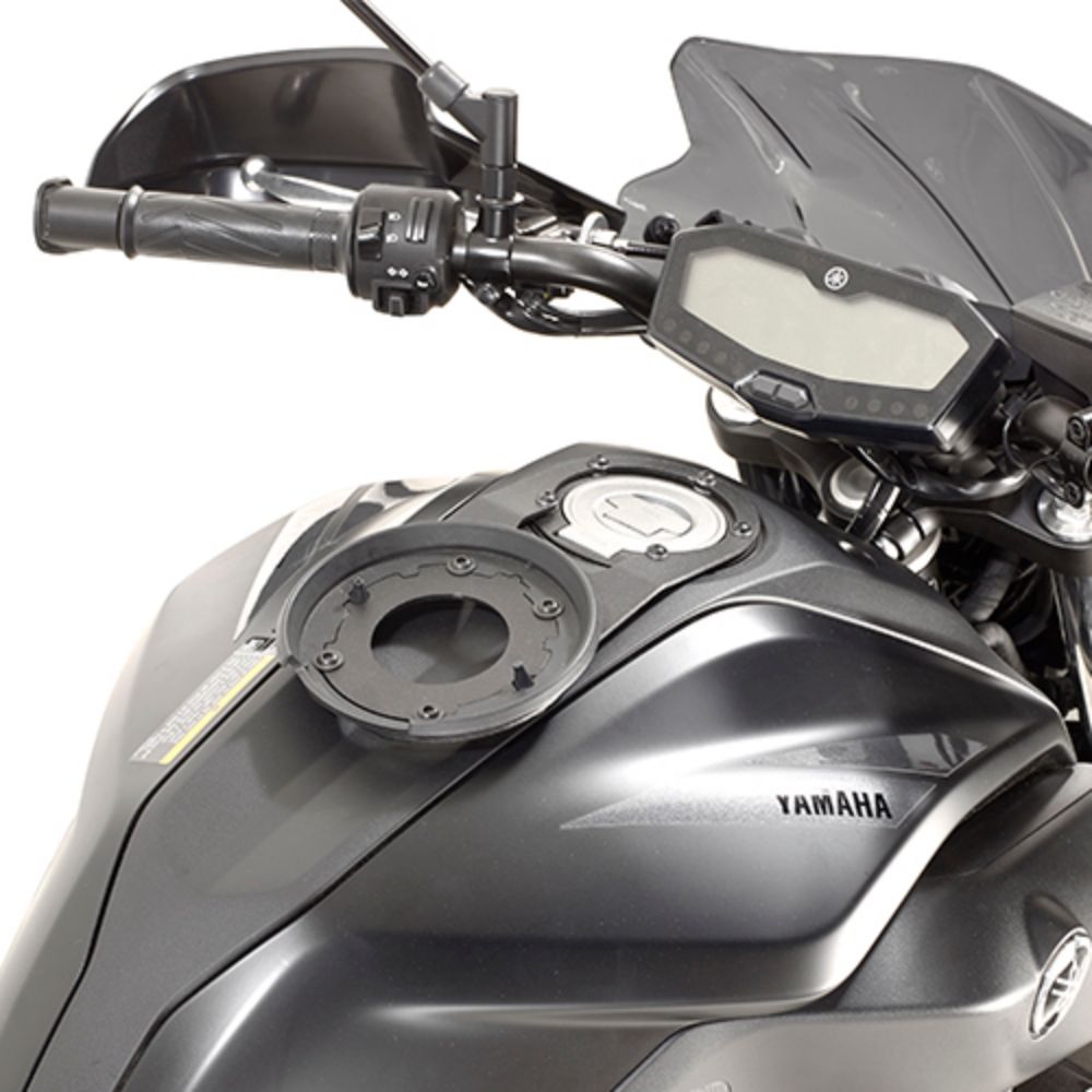 Immagine di FLANGIA METALLICA X BORSA SERB TANKLOCK YAMAHA > MT-07 (18 > 20) GIVI