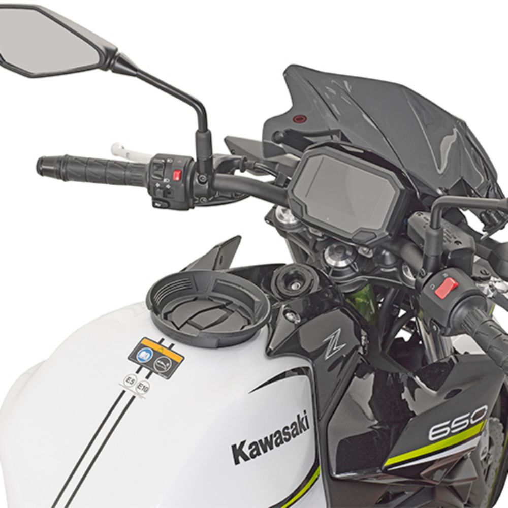 Immagine di FLANGIA PLASTICA X BORSA SERB TANKLOCK KAWASAKI Z650 GIVI