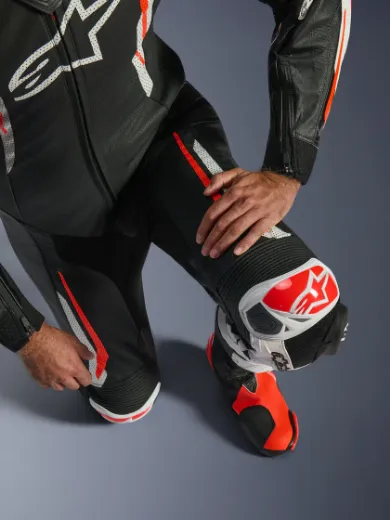 Immagine di TUTA IN PELLE GP TECH V5 1PC  ALPINESTARS