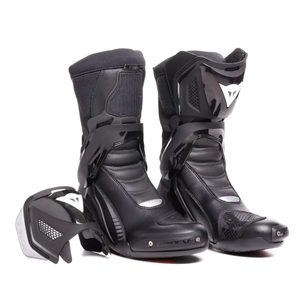 Immagine di STIVALI NEXUS 3 IN & OUT DAINESE
